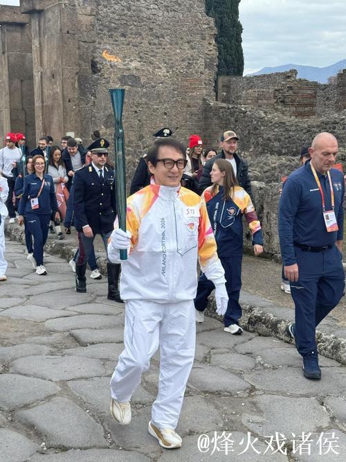 冬奥火炬抵达佛罗伦萨