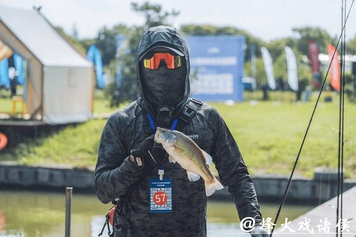 冠军的选择：阿玛迪斯专业钓鱼服成为垂钓者的“第二层皮肤”